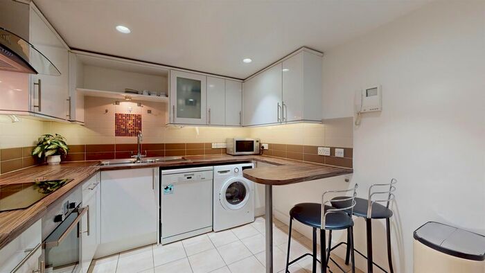 2 Bedroom Flat To Rent In Cromwell Road, London, SW5