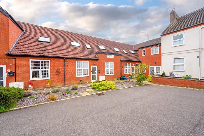 2 Bedroom Flat For Sale In Queen Street, Desborough, Kettering, NN14