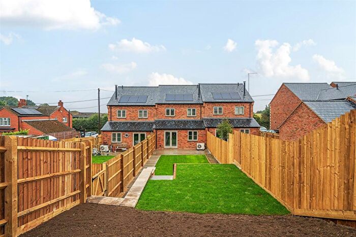 3 Bedroom Terraced House For Sale In Greenway, Eastcote, NN12