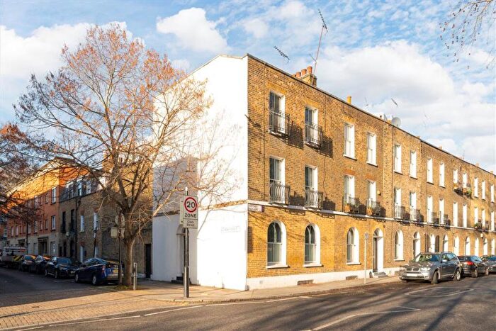 3 Bedroom Flat For Sale In Sidney Square, Stepney Green, E1