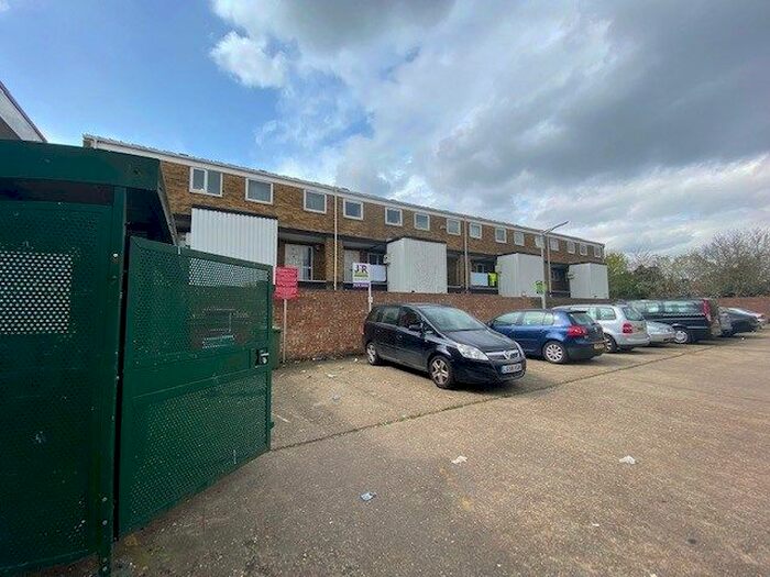 1 Bedroom Flat To Rent In Spackmans Way, Slough, SL1