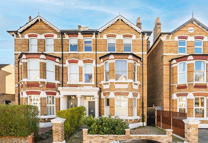 1 Bedroom Flat For Sale In Montrell Road, Streatham Hill, SW2