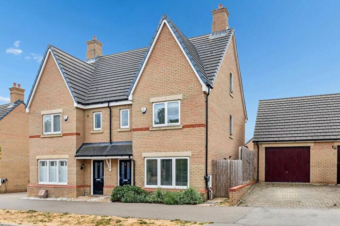 3 Bedroom Semi-Detached House For Sale In Poppy Drive, Ampthill, MK45