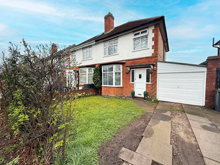3 Bedroom Semi Detached House For Sale In Scribers Lane, Hall Green, B28