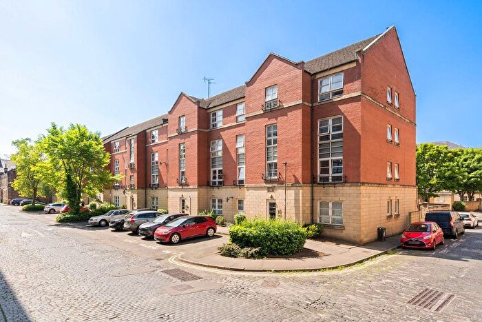 2 Bedroom Flat For Sale In Elbe Street, Edinburgh, EH6