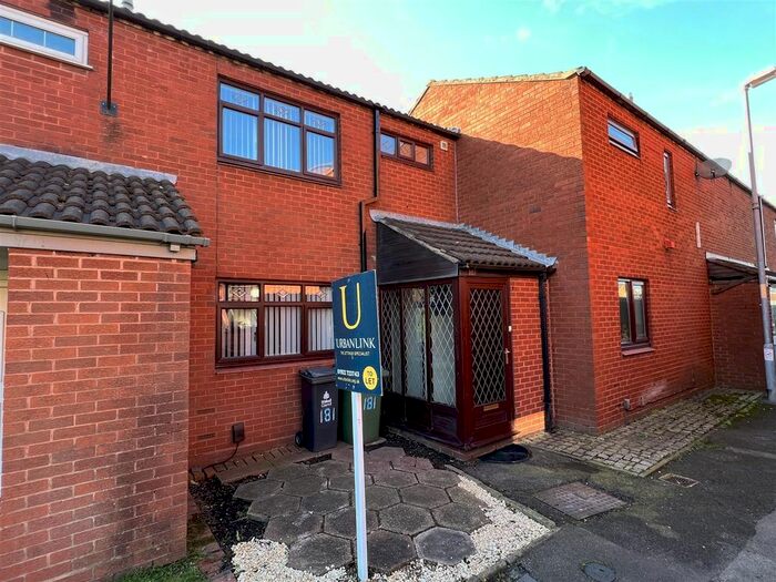 3 Bedroom Town House To Rent In Lichfield Road, Willenhall, WV12