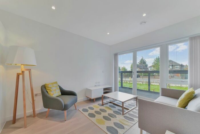 1 Bedroom Flat To Rent In Wilkinson Close, Fellows Square, Cricklewood, London, NW2