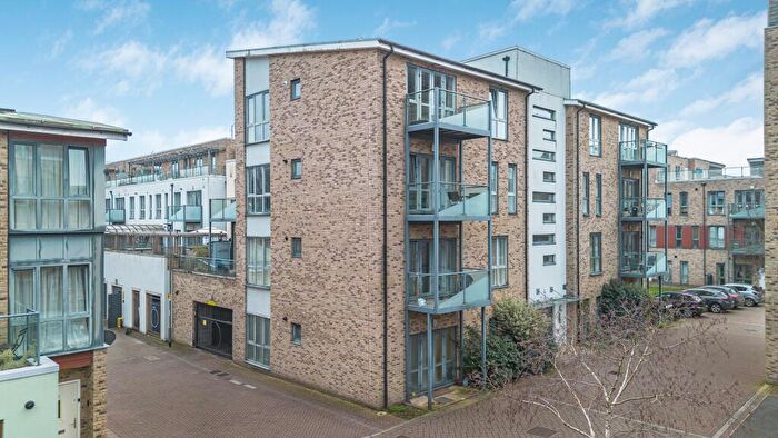 2 Bedroom Flat For Sale In Scholars Walk, Cambridge, CB4