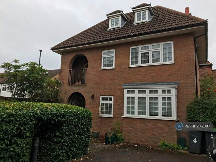 4 Bedroom Detached House To Rent In Alexandra Mews, London, N2