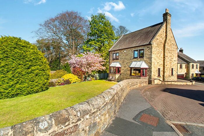 4 Bedroom Detached House For Sale In Hastings Court, Leeds, LS17