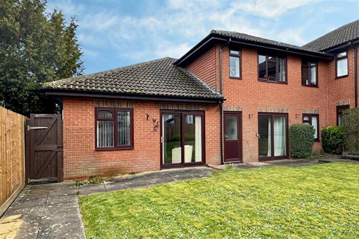 1 Bedroom Retirement Property For Sale In Farncombe, GU7