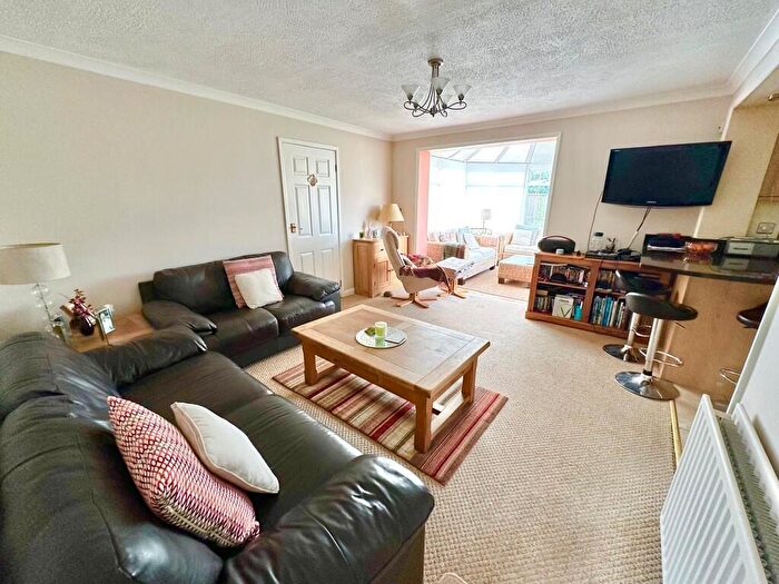 5 Bedroom Detached House For Sale In Stratford Road, Ash Vale, GU12