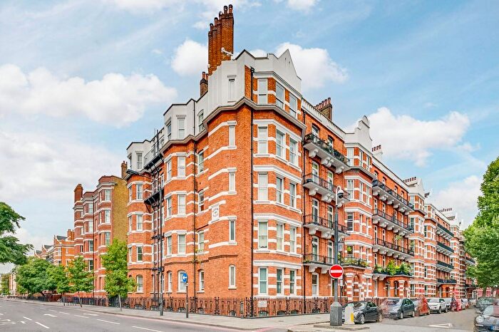 2 Bedroom Flat For Sale In Trebovir Road, Earls Court, SW5