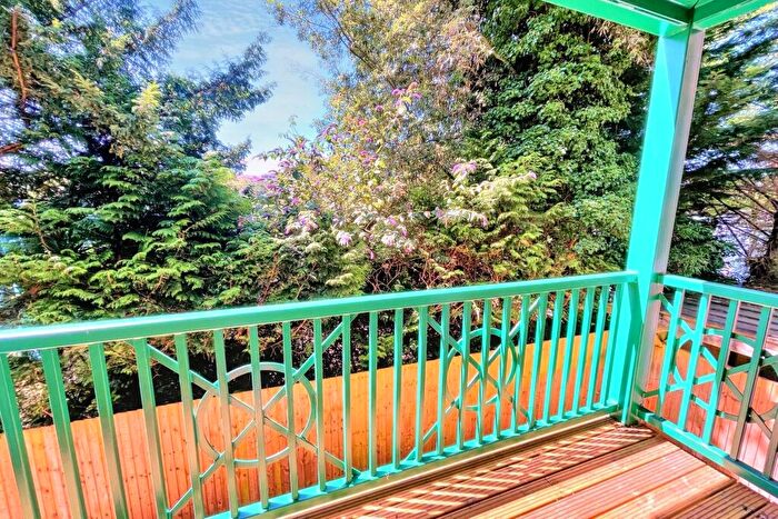 2 Bedroom Flat For Sale In Bournemouth, BH2