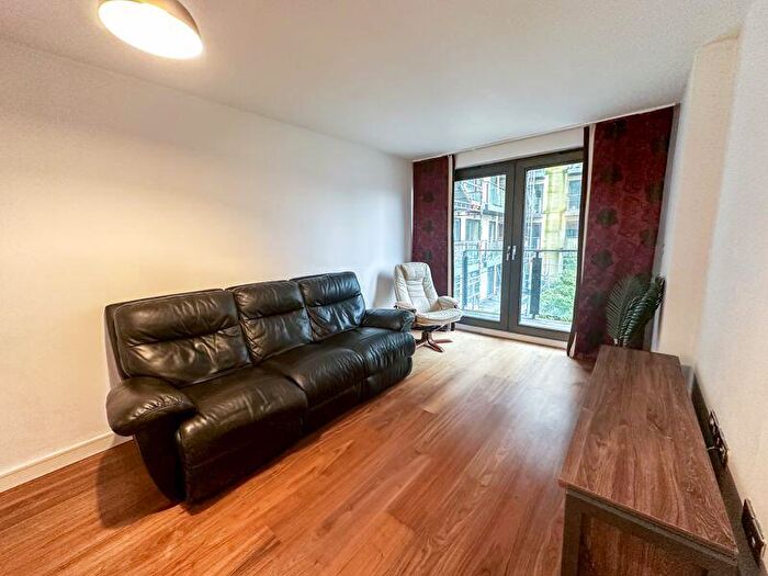 2 Bedroom Flat To Rent In High Street, Slough, SL1