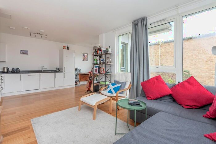 1 Bedroom Flat For Sale In Saw Mill Way, London, N16