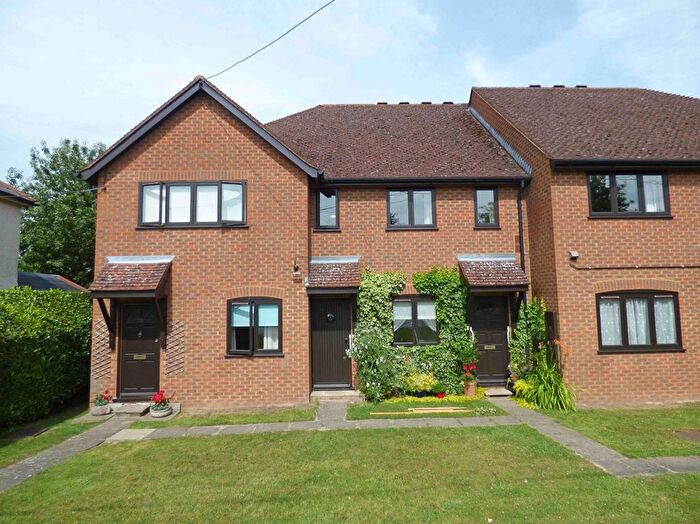 1 Bedroom Flat For Sale In Main Road, Naphill, HP14