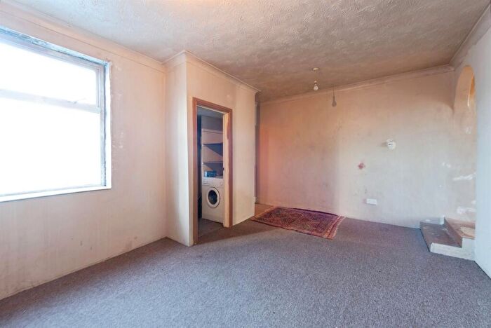 2 Bedroom Maisonette For Sale In London Road, Waterlooville, PO7