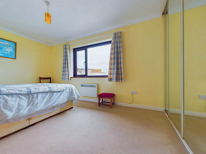 1 Bedroom Apartment For Sale In Brighton Road, Lancing, BN15