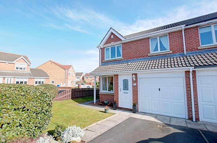 3 Bedroom Semi Detached House For Sale In Sweetbriar Way, Blyth, NE24