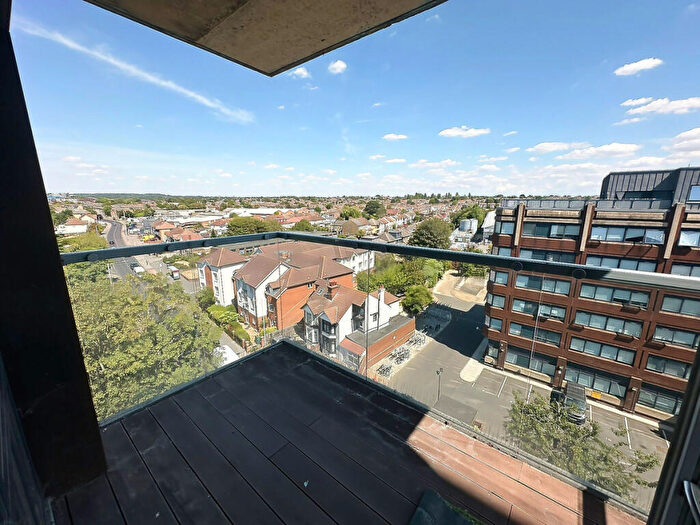 3 Bedroom Flat To Rent In Vickers House, Romford, RM1