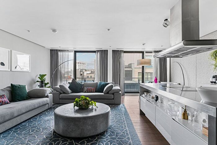 2 Bedroom Flat To Rent In Wardour Street, London, W1D