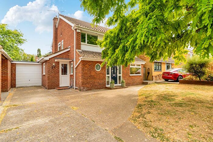 Property For Sale In Lambourne Drive, Maidenhead, Berkshire, SL6