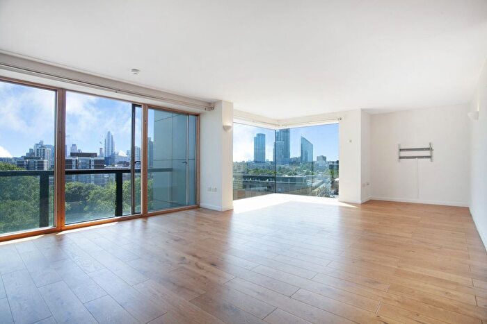 2 Bedroom Flat To Rent In Gainsborough Studios West, London, N1