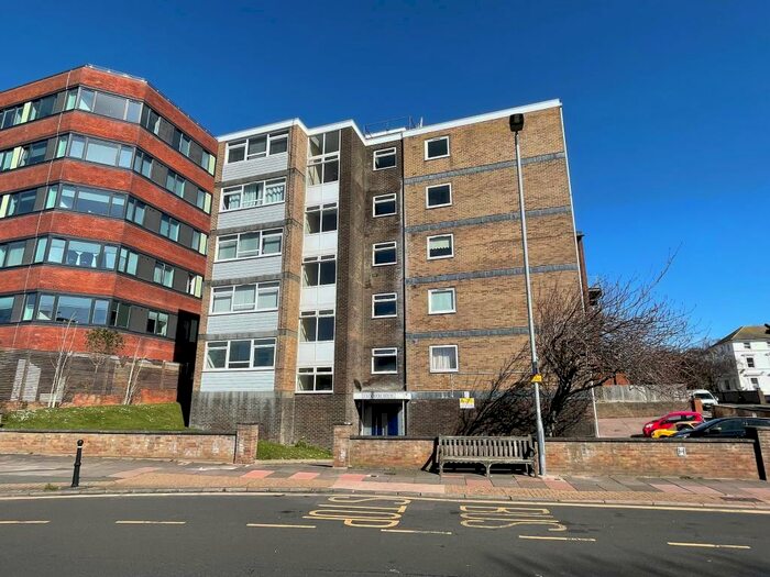 Apartment To Rent In Upperton Road, Eastbourne, BN21