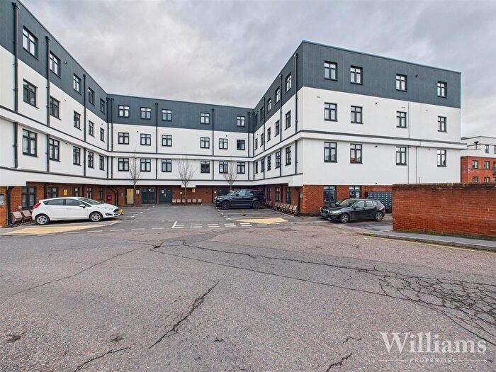 2 Bedroom Flat For Sale In Cambridge Place, Aylesbury, HP20