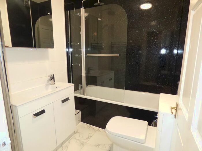 1 Bedroom Flat To Rent In Queen Street, Newton Abbot TQ12