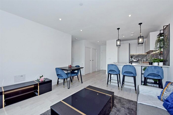 2 Bedroom Apartment To Rent In Artesian House, Memorial Avenue, Slough, SL1