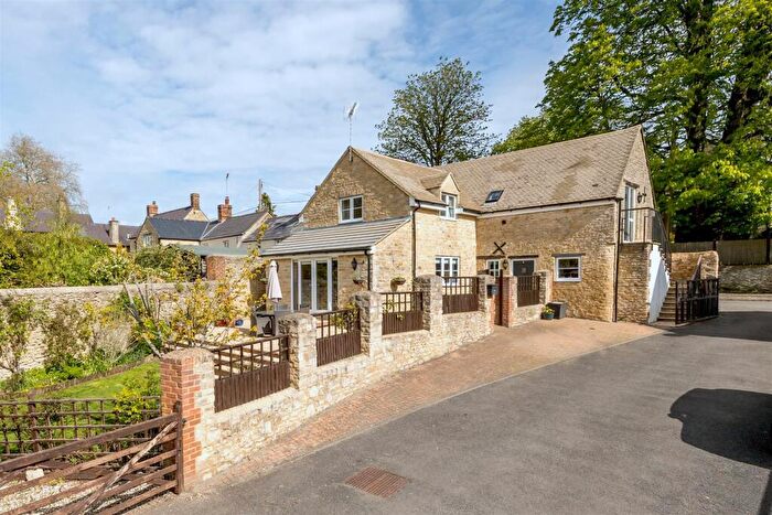 4 Bedroom Cottage For Sale In Fenway, Steeple Aston, OX25