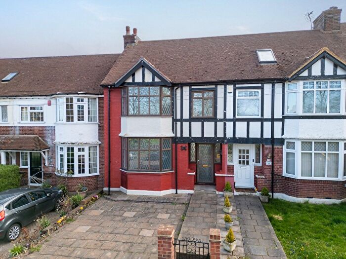 3 Bedroom Terraced House For Sale In Central Avenue, Gravesend, Kent, DA12