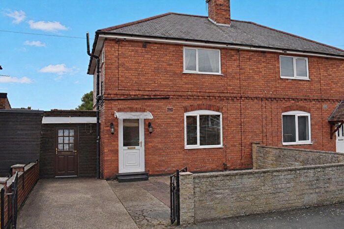3 Bedroom Semi-Detached House For Sale In Belvoir Road, Balderton, NG24