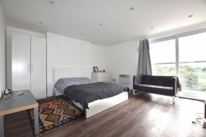 Studio To Rent In Uxbridge Road, London, W12