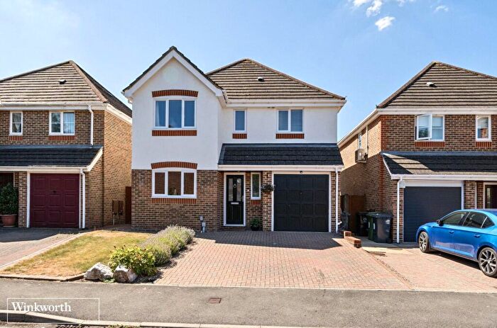 4 Bedroom Detached House To Rent In Schroeder Close, Basingstoke, Hampshire, RG21