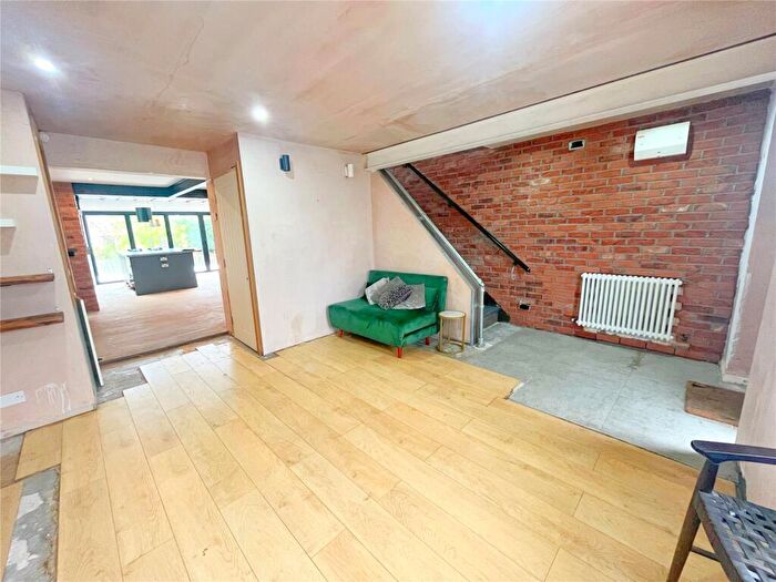 3 Bedroom Detached House For Sale In Catchdale Close, Blackley, Manchester, M9