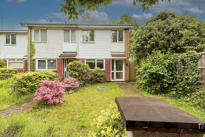 3 Bedroom End Of Terrace House To Rent In Drakes Drive, St. Albans, Hertfordshire, AL1