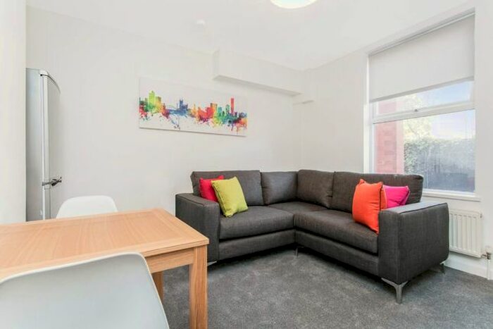 2 Bedroom Flat To Rent In Eccles Old Road, Pendleton, Salford, M6