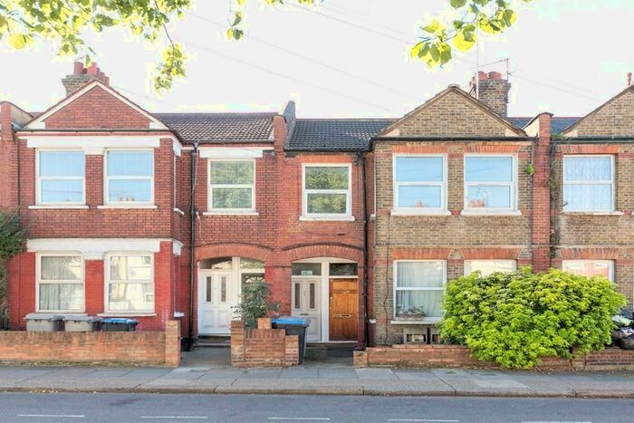 2 Bedroom Studio To Rent In Chapter Road, London, NW2