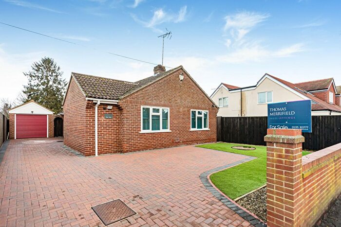 3 Bedroom Detached Bungalow For Sale In Park Close, Didcot, OX11