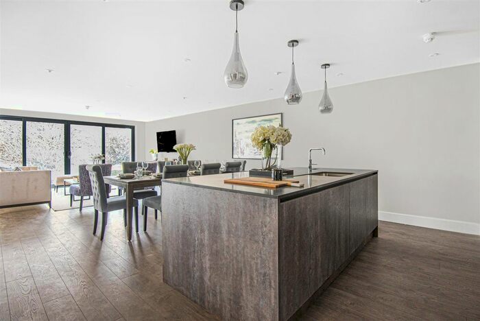 2 Bedroom Flat To Rent In Chislehurst Road, Bickley, Bromley, BR7