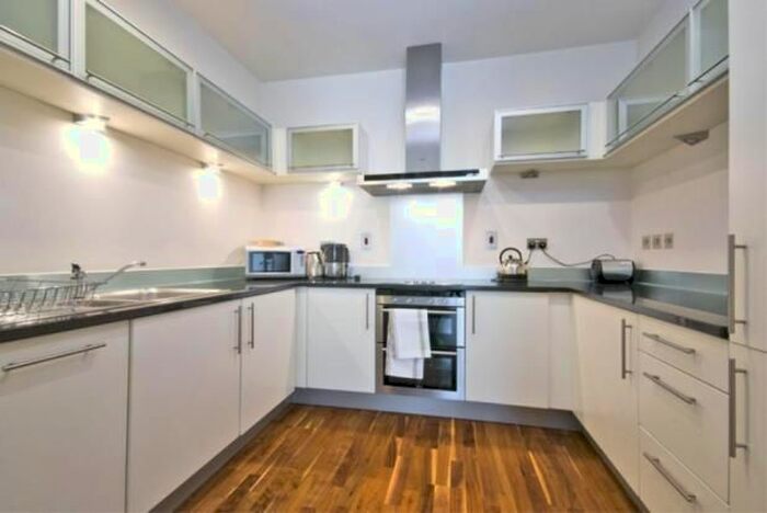 2 Bedroom End Of Terrace House To Rent In Cowley Avenue, Greenhithe, DA9