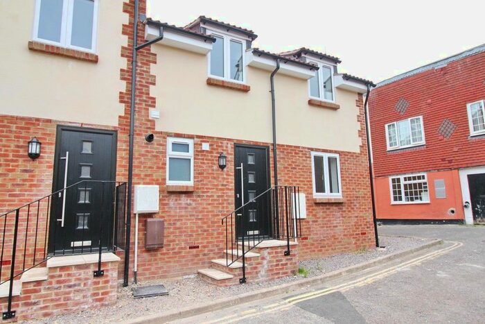 2 Bedroom Semi-Detached House To Rent In Aldroke Street, Portsmouth, PO6