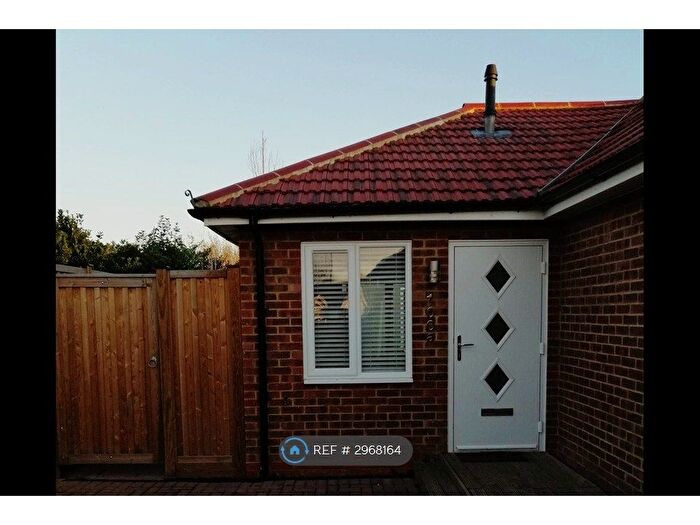 2 Bedroom Bungalow To Rent In Seacourt Road, Slough, SL3