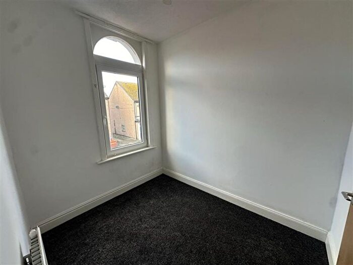 2 Bedroom Flat To Rent In Kinmel Street, Rhyl, LL18