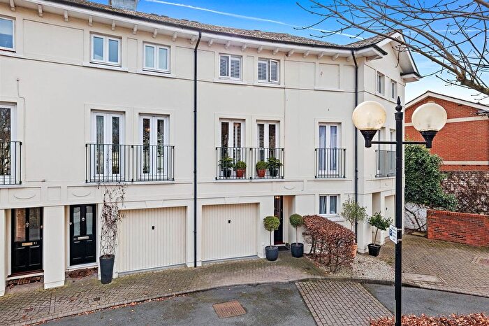 4 Bedroom Town House For Sale In Charter Place, Worcester, WR1