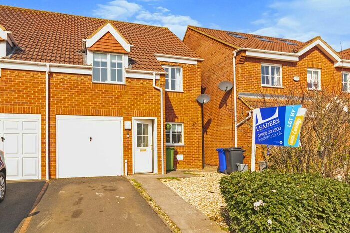 3 Bedroom Semi-Detached House To Rent In Chapmans Drive, Old Stratford, MK19