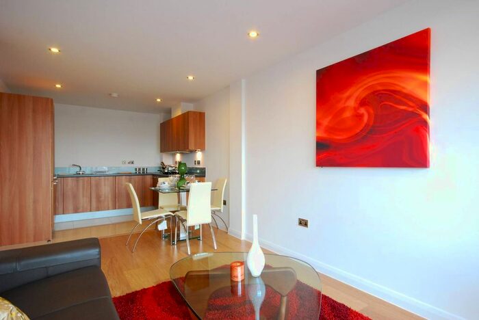 2 Bedroom Flat To Rent In Larden Road, Acton, London, W3